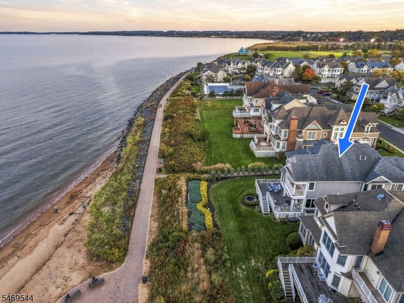 23 Lighthouse Dr