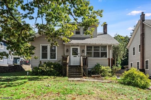 Photo of 28 Ferndale Rd, North Caldwell, NJ 07006 (MLS # 3991319)