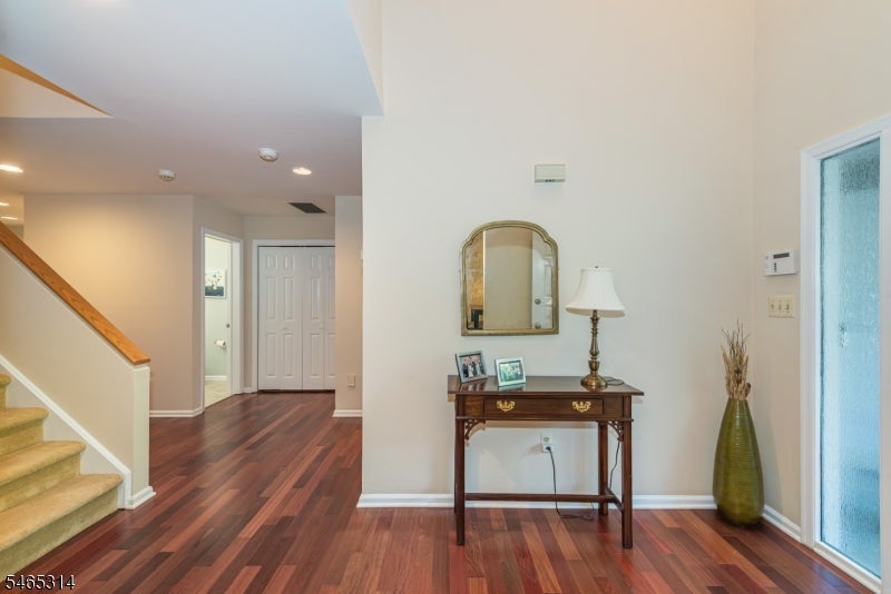 115 Ridge Dr