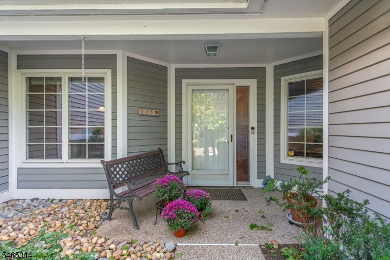 115 Ridge Dr