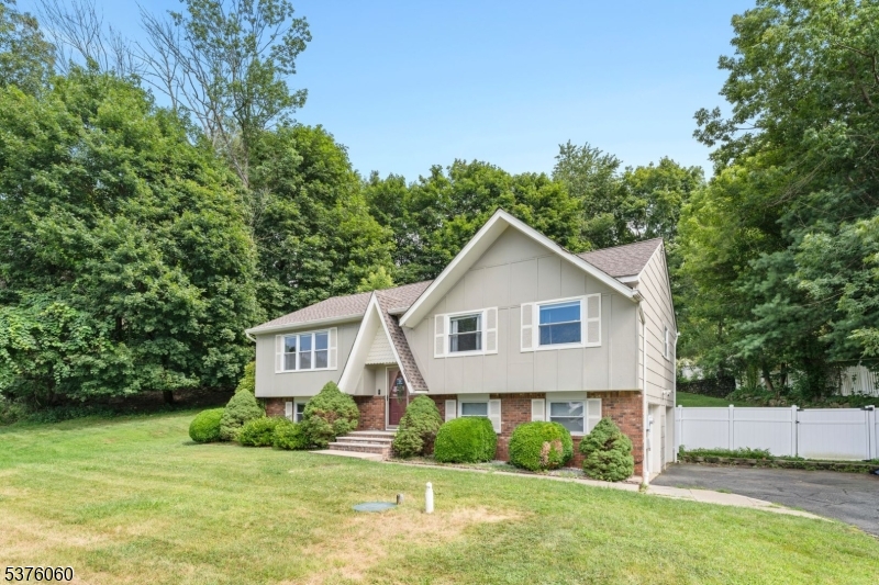 9 Green Apple Ct
