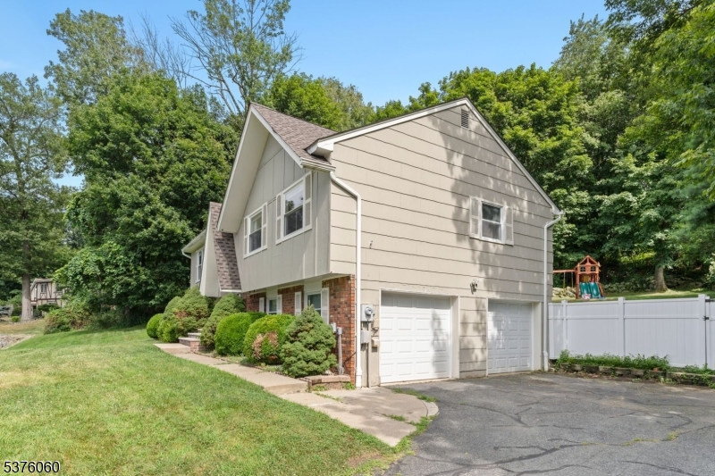 9 Green Apple Ct