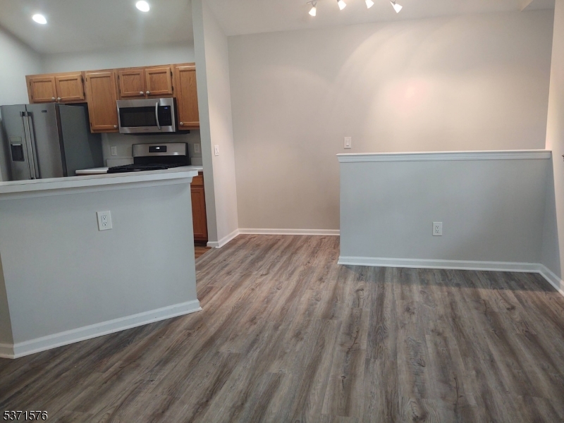 5912 Tudor Dr