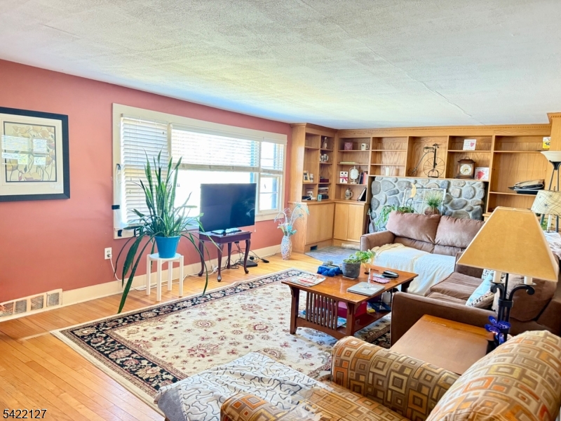 347 E Shore Trl