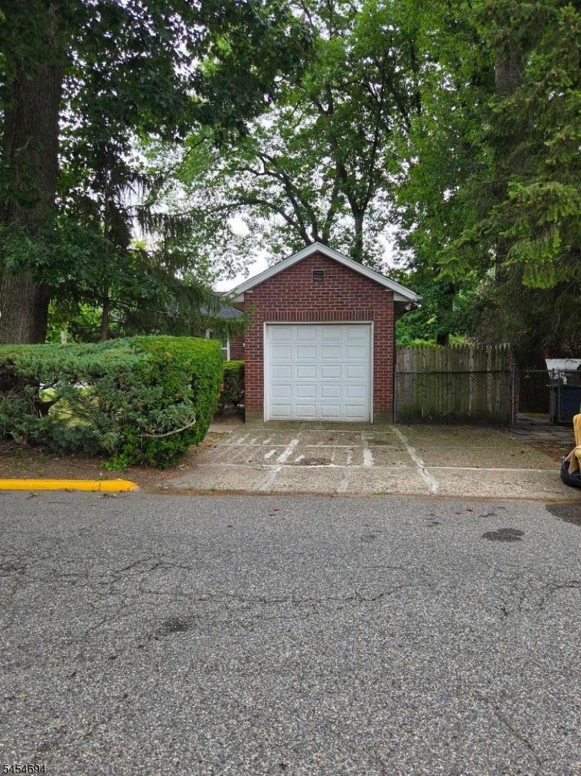 168 E Spring Valley Ave