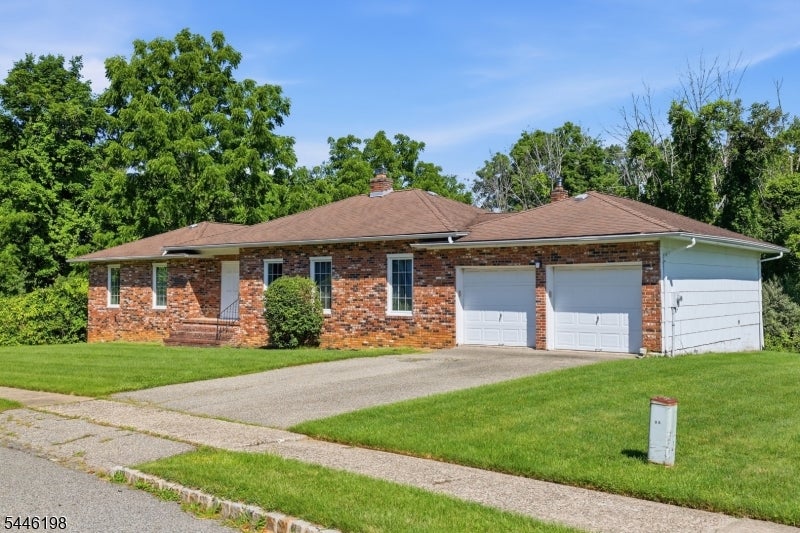 12 Aldersgate Cir