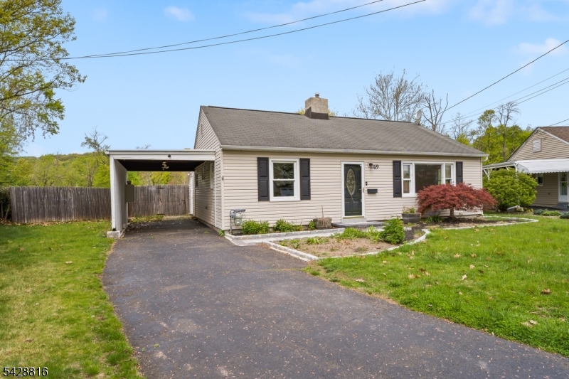 49 Louis Ave