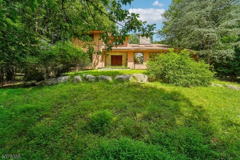 724 Tall Oaks Ct
