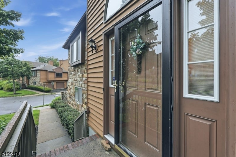 2 Heritage Way