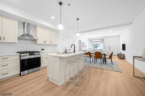 101 Encampment Ct Montville Twp. NJ 07082