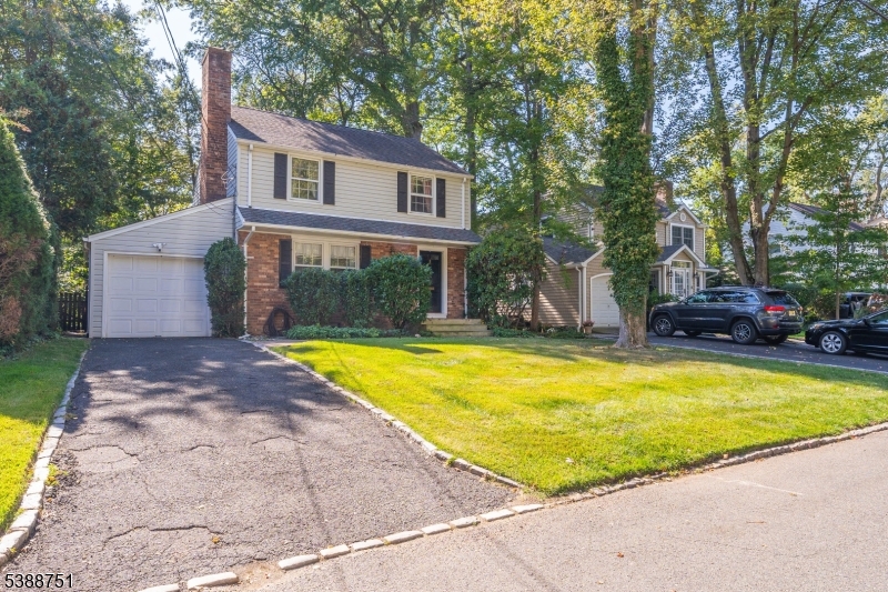 68 Colfax Rd