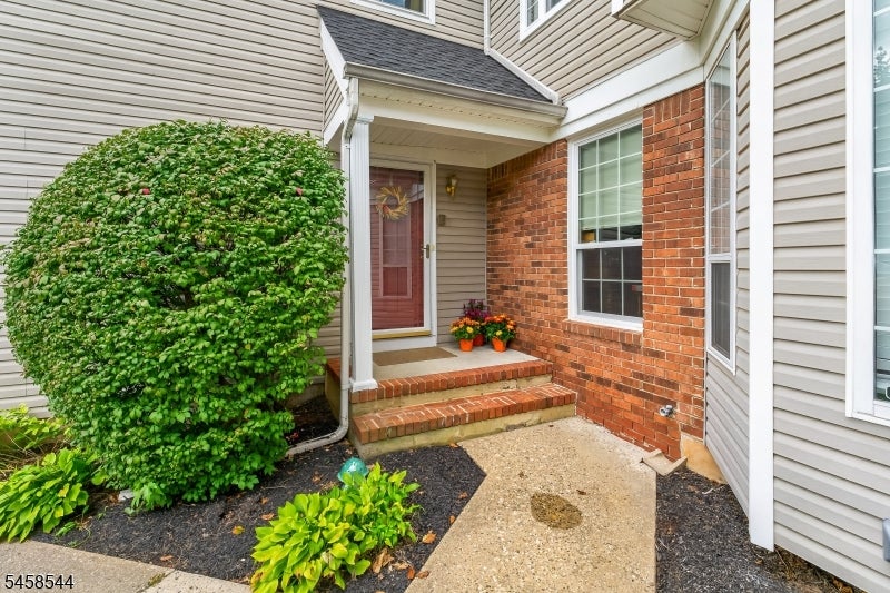195 Teasel Court