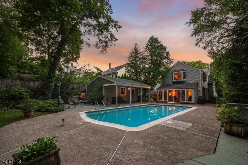 47 Fairview Ave