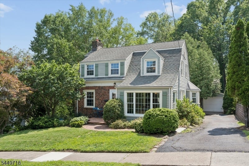 47 Fairview Ave