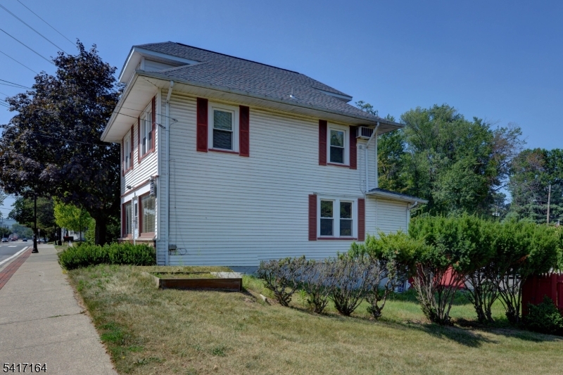 120 Newark Pompton Tpke Up