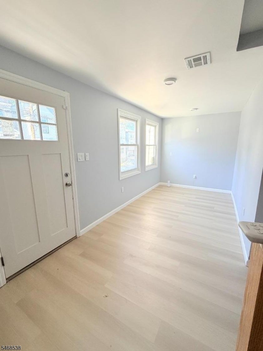 34 Tichenor Ter