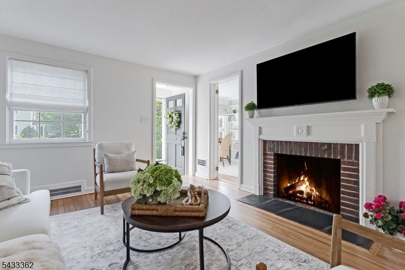 21 Doris Pkwy