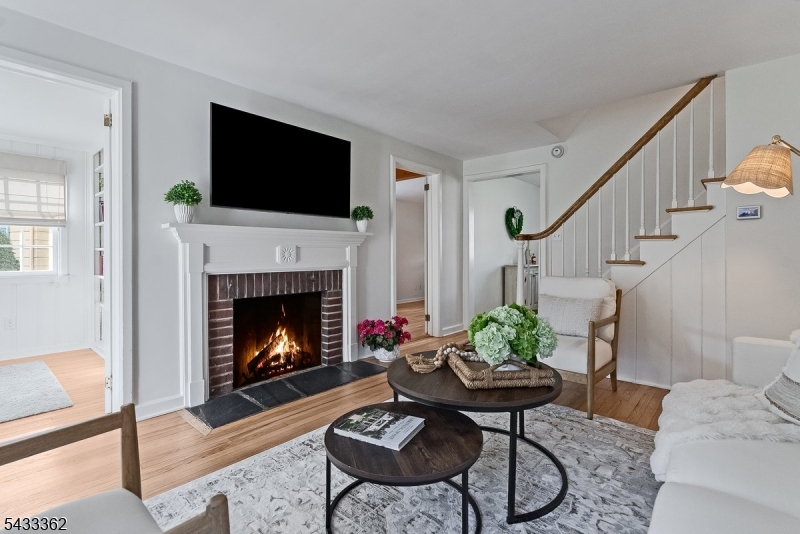 21 Doris Pkwy