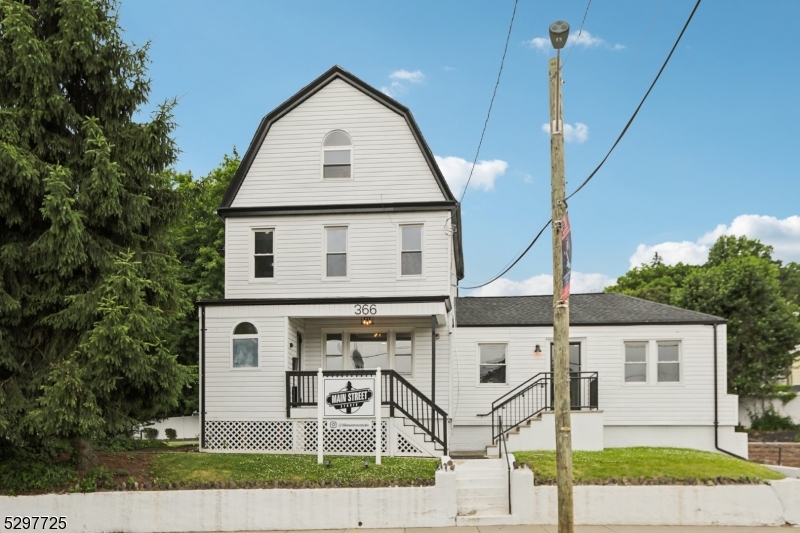366 Main St