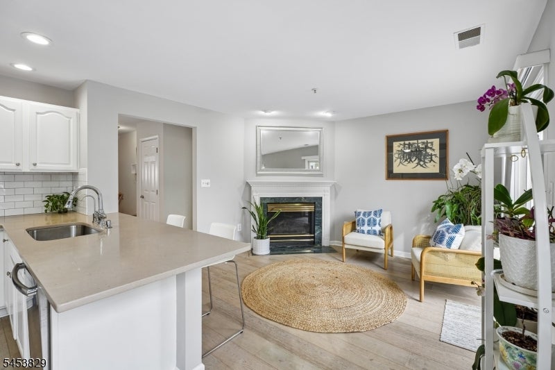 55 Greenbrook Dr