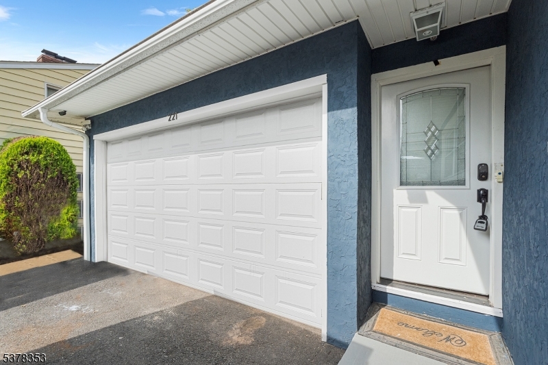 221 Douglas Rd