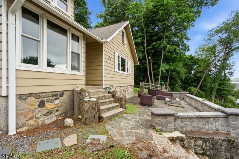 255 E Shore Trl