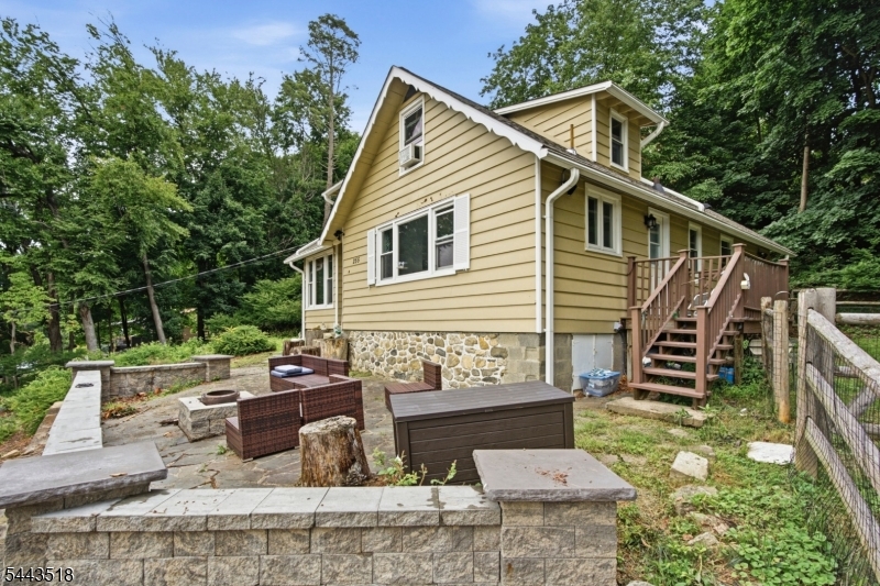 255 E Shore Trl