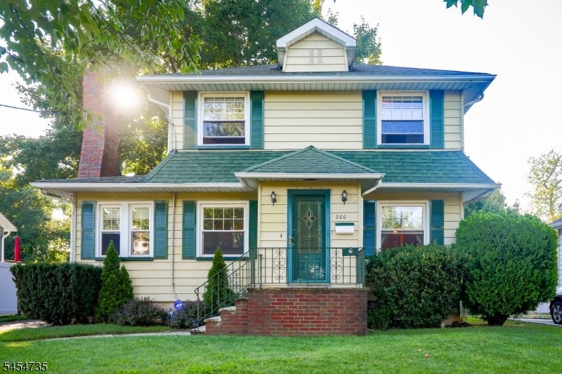 200 Elm Ave