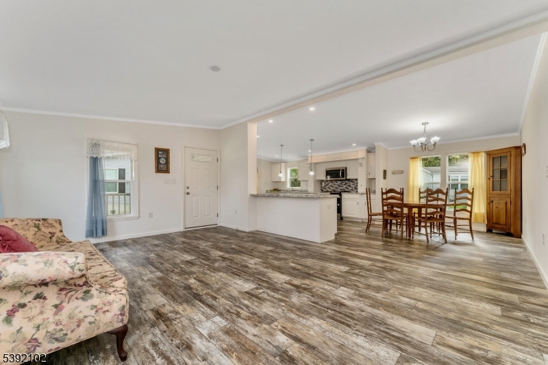 121 New St