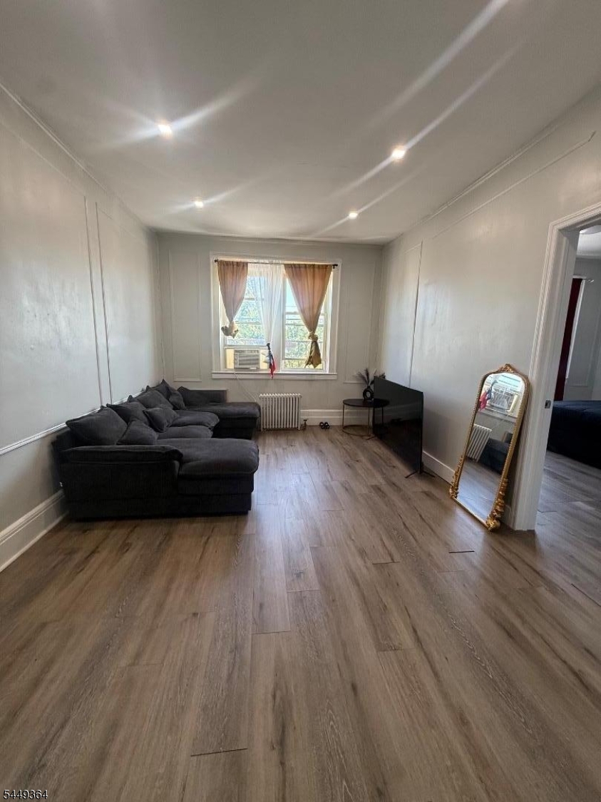 1110 S Wood Ave 10