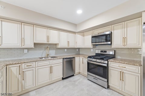 Photo for 658 Market St