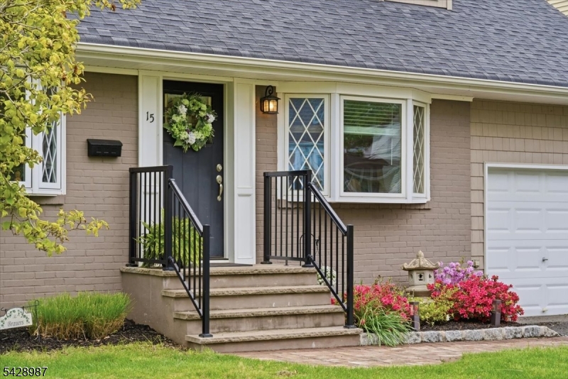 15 Van Buren Ave