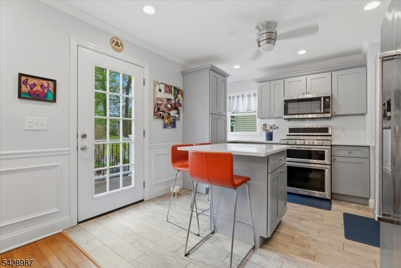 15 Van Buren Ave
