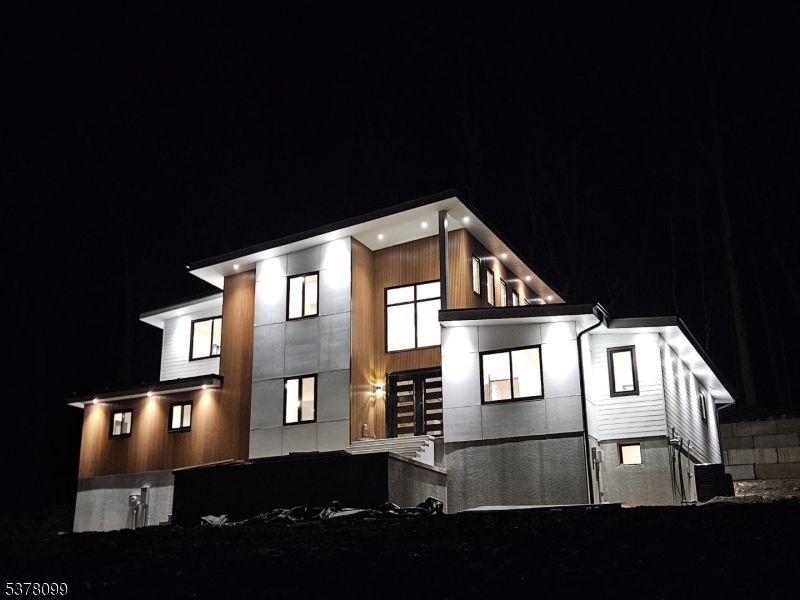 209 Highland Ave