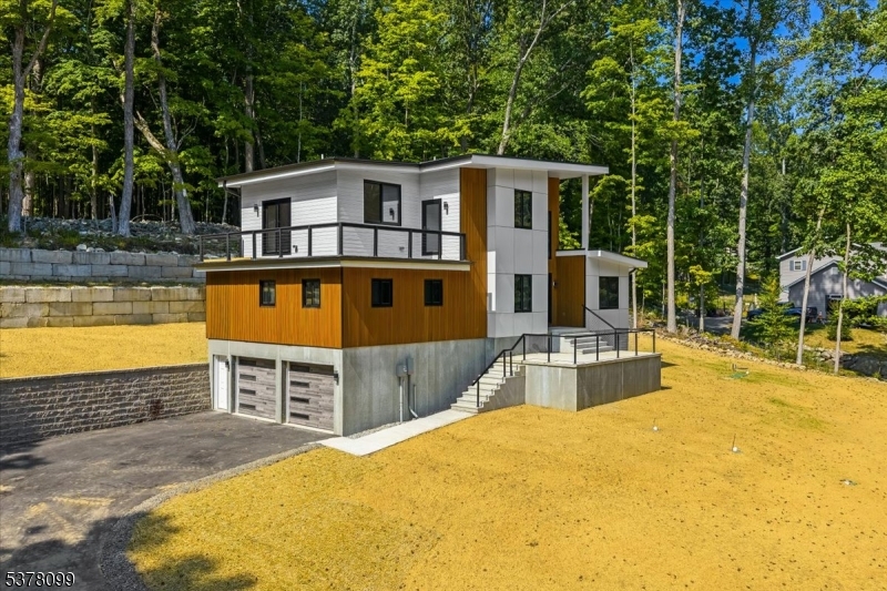 209 Highland Ave