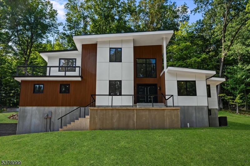 209 Highland Ave