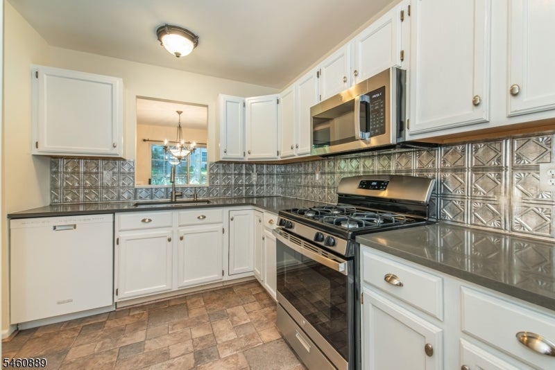 122 Woodmont Dr