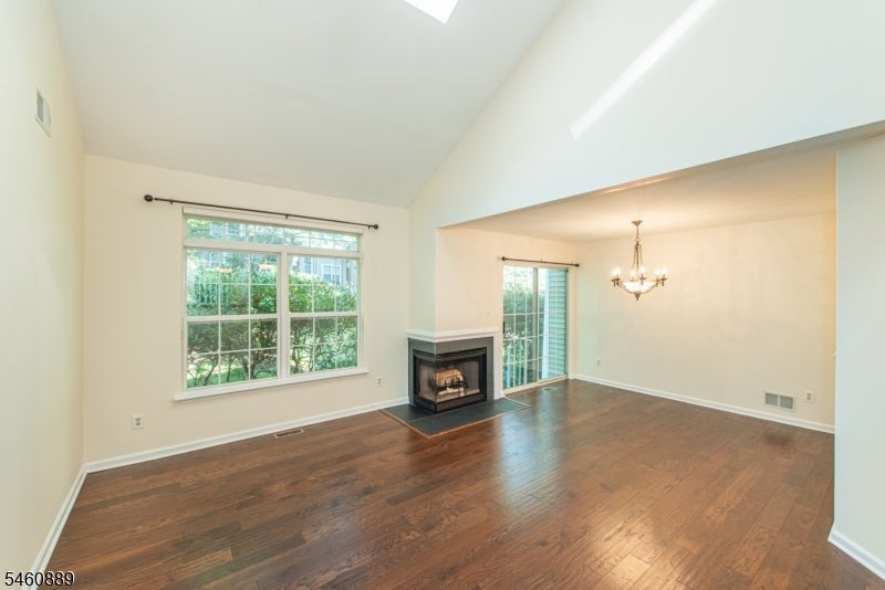 122 Woodmont Dr
