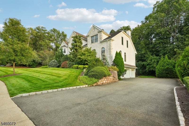 16 Apple Ln