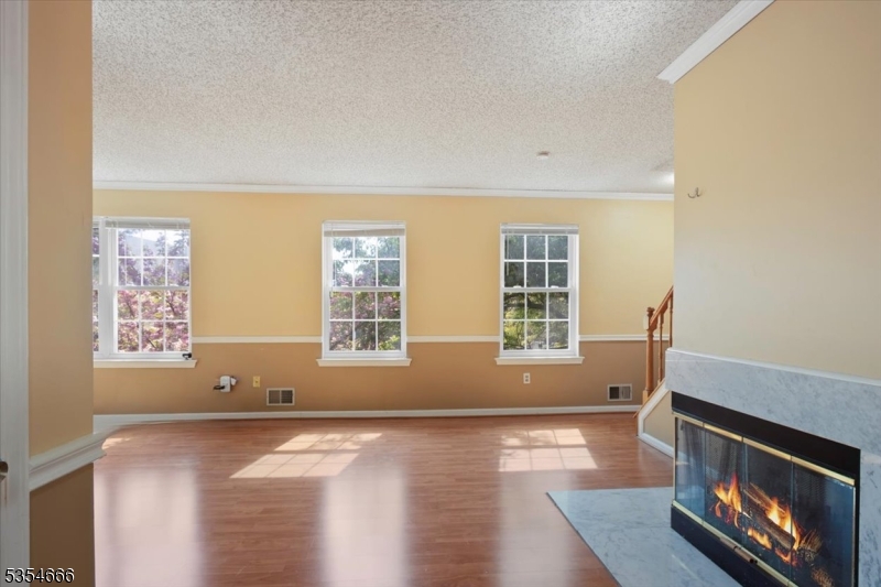 12 Rider Ct