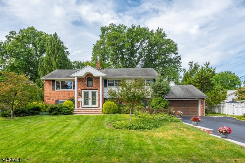 14 Jaclyn Dr