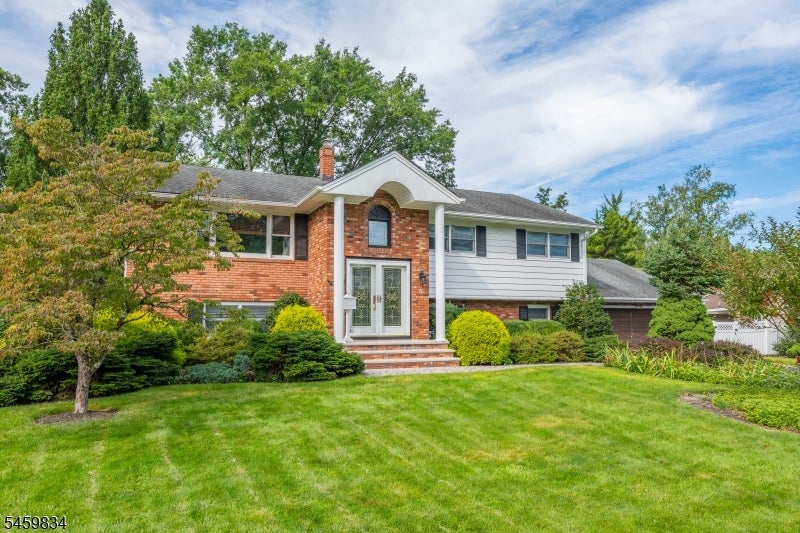 14 Jaclyn Dr