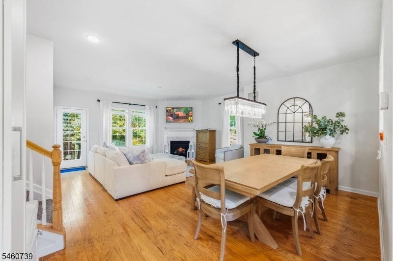 82 Albert Ct