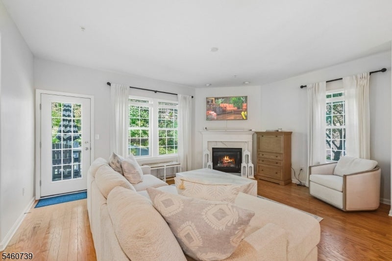82 Albert Ct