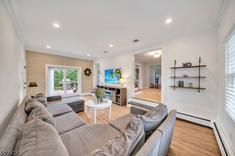 18 Alan Dr