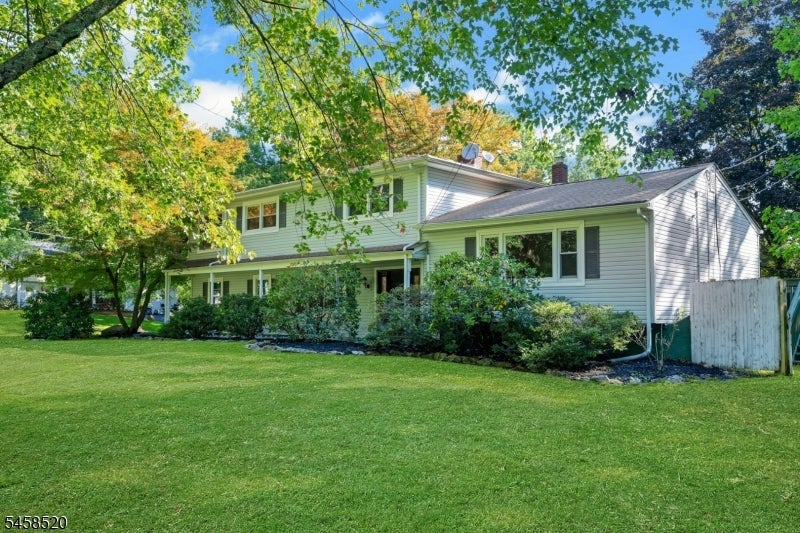 15 Camelot Way