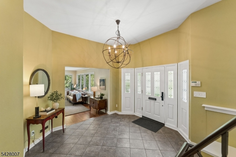 29 Knob Hill Dr
