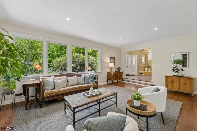 29 Knob Hill Dr