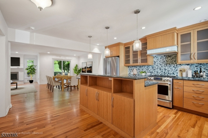 16 Wexford Dr