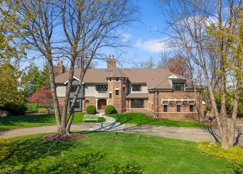 54 Hamilton Dr